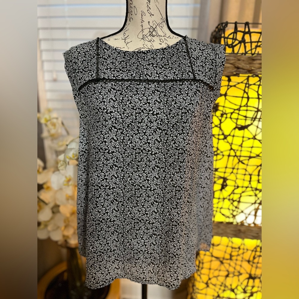 Loft - sleeveless top